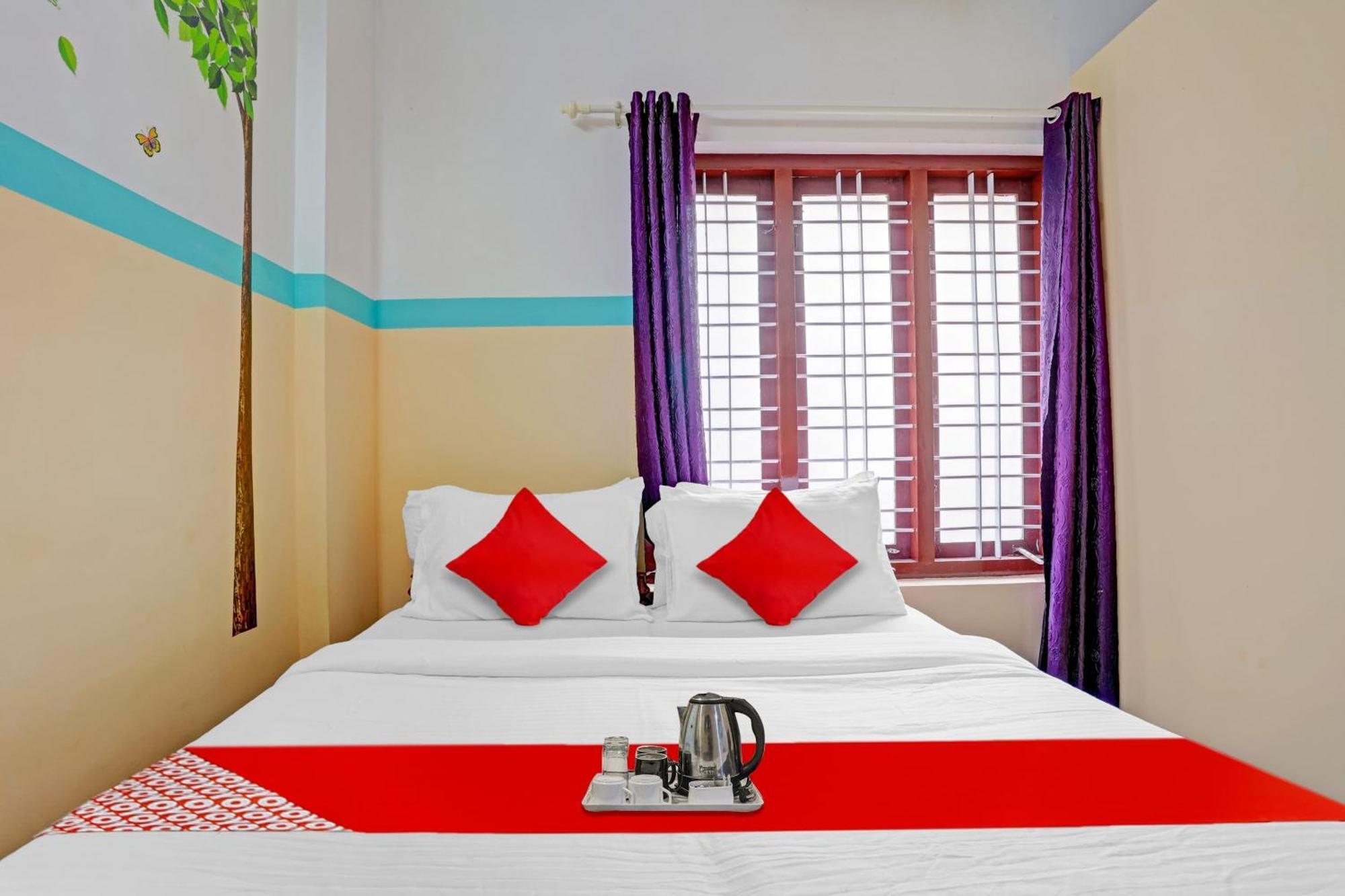 Готель Spot On The New View Regency Thiruvananthapuram Екстер'єр фото