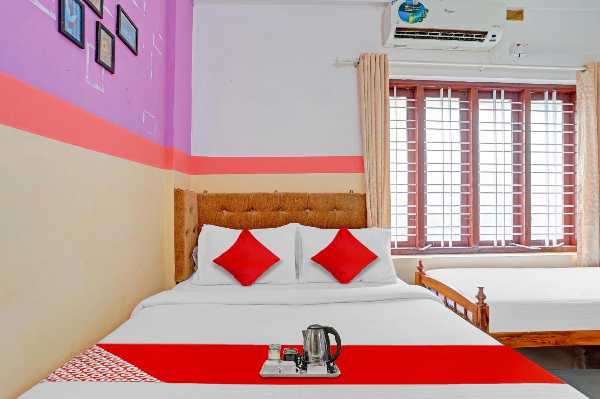 Готель Spot On The New View Regency Thiruvananthapuram Екстер'єр фото