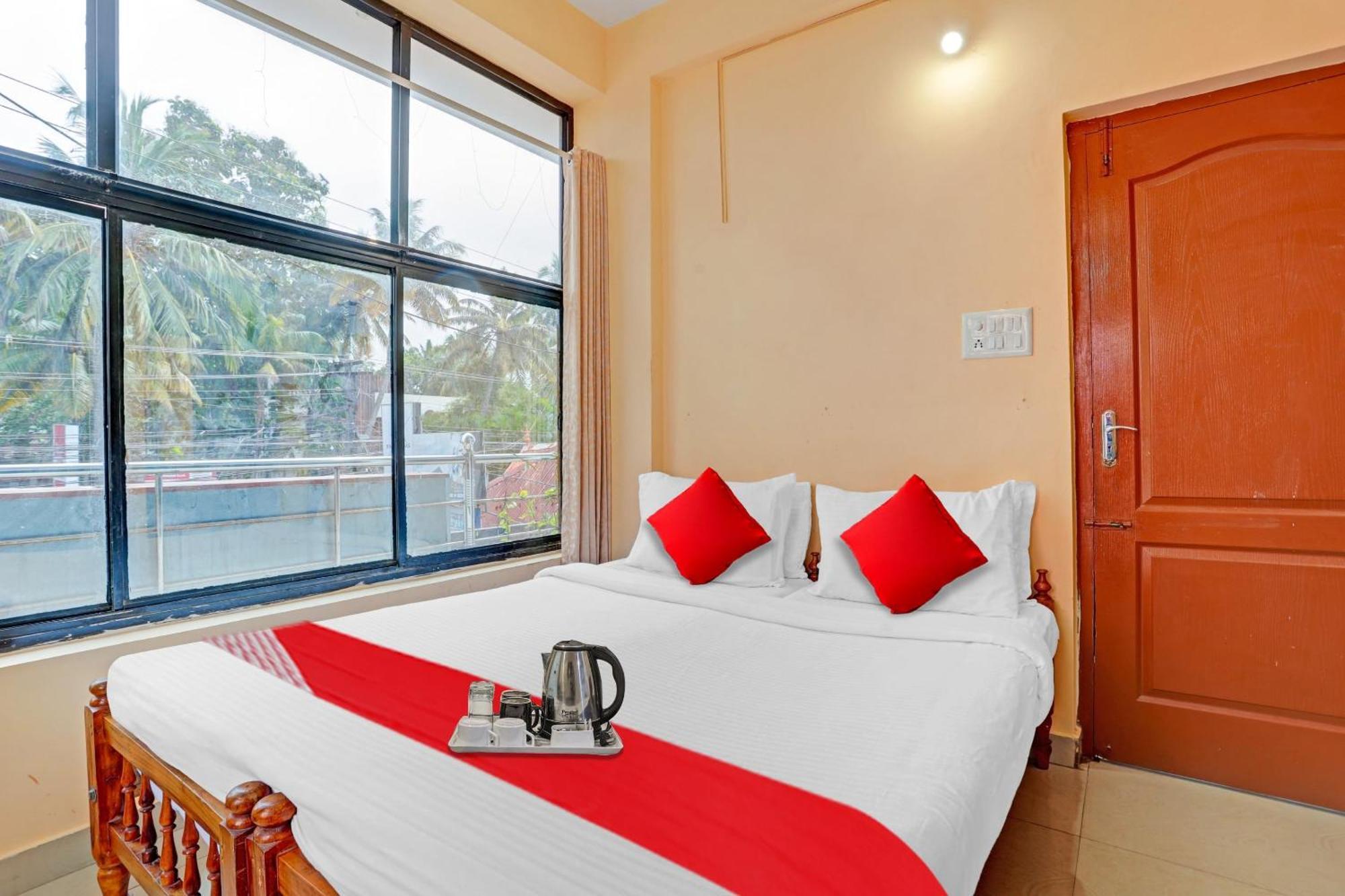 Готель Spot On The New View Regency Thiruvananthapuram Екстер'єр фото
