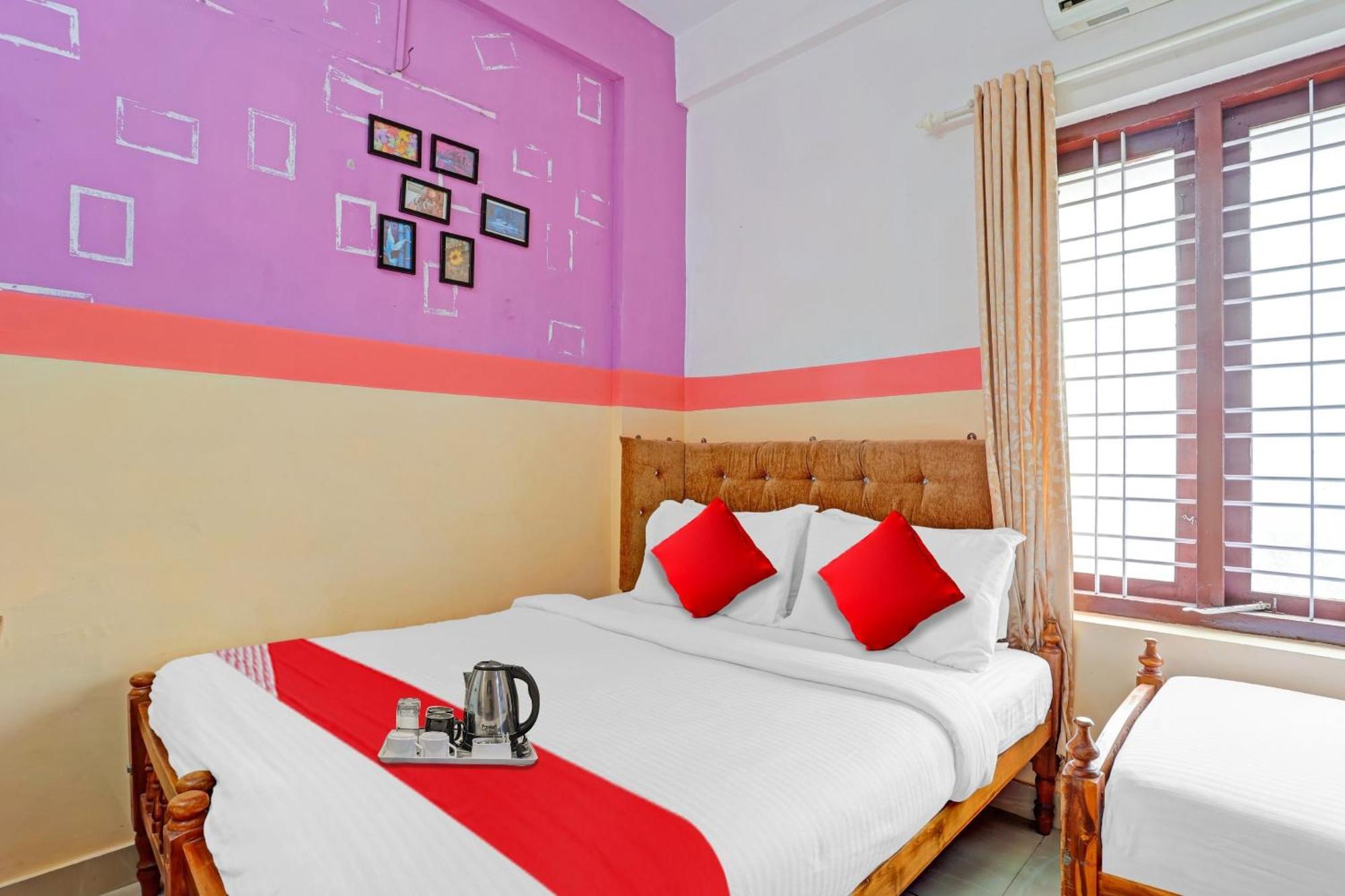 Готель Spot On The New View Regency Thiruvananthapuram Екстер'єр фото