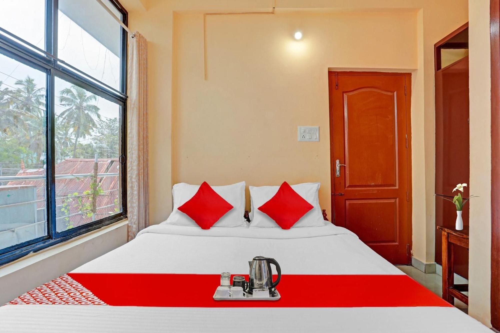 Готель Spot On The New View Regency Thiruvananthapuram Екстер'єр фото