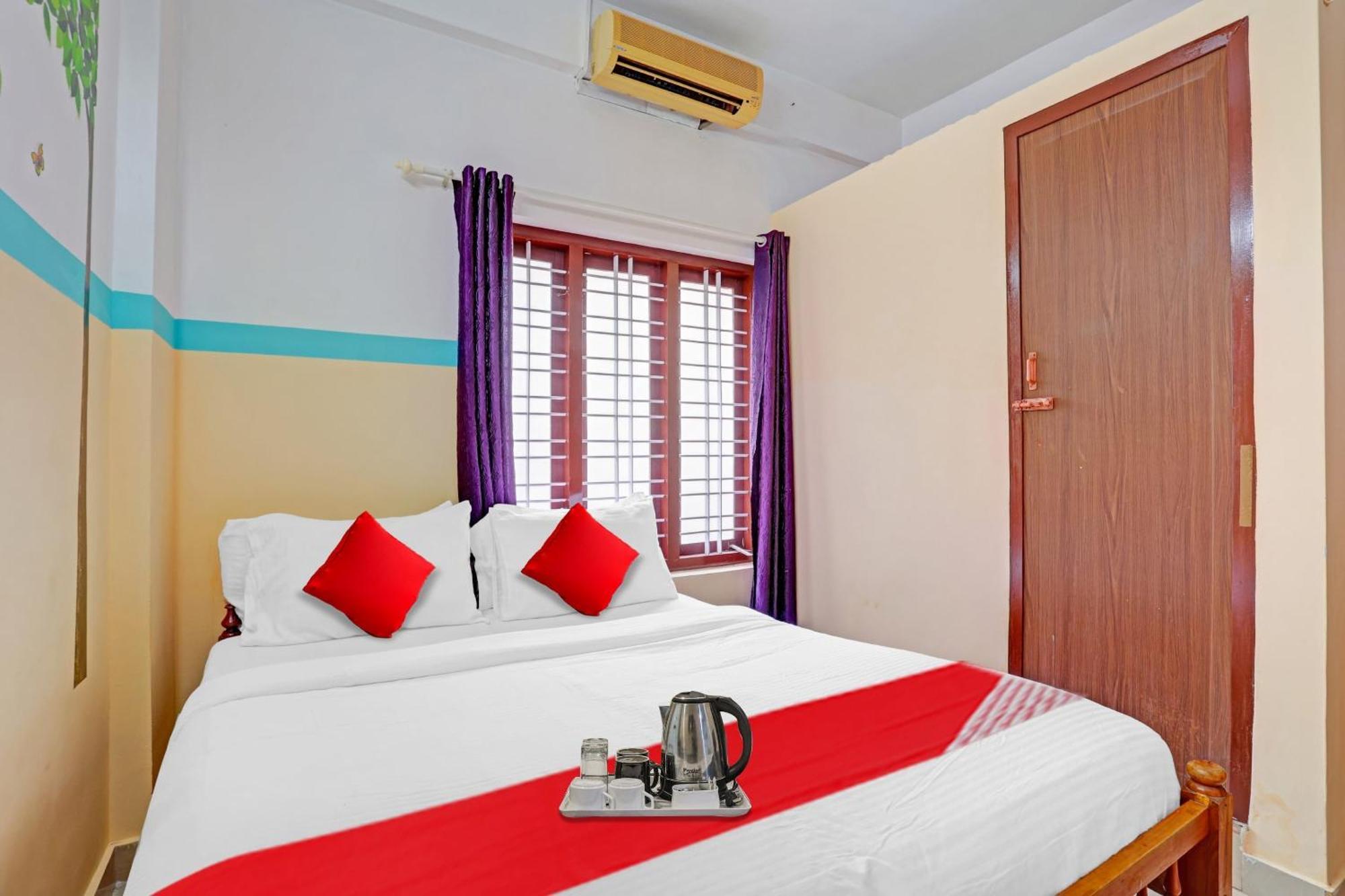 Готель Spot On The New View Regency Thiruvananthapuram Екстер'єр фото