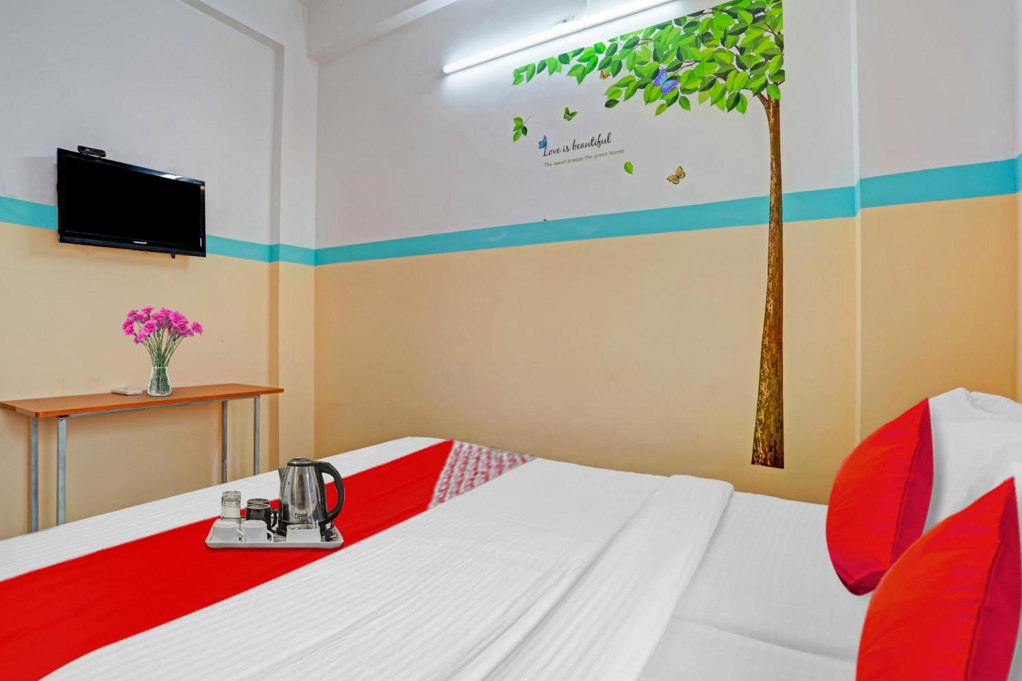 Готель Spot On The New View Regency Thiruvananthapuram Екстер'єр фото